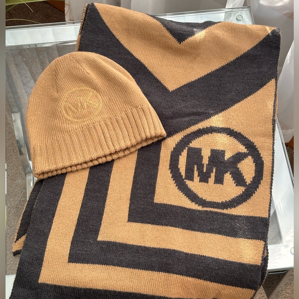Michael Kors Fisherman's Beanie and Scarf Set